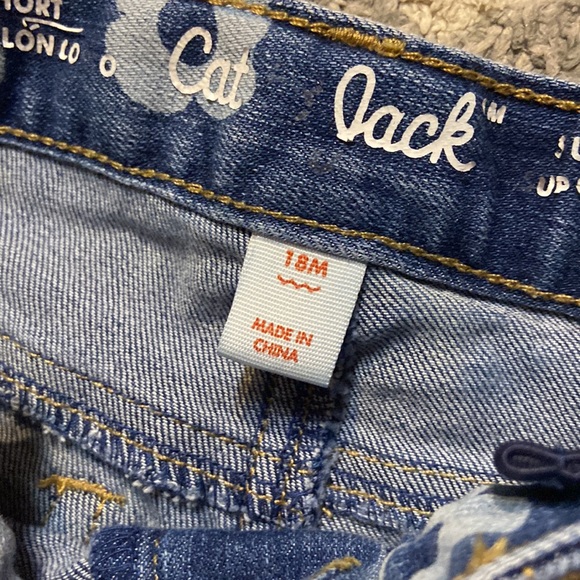 18 month flower jean shorts cat and jack - Picture 2 of 2